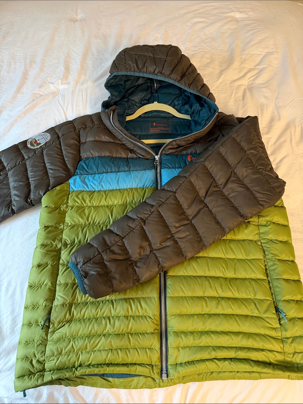 cotopaxi Colorblock Hooded Puffer Jacket in Olive Green & Brown